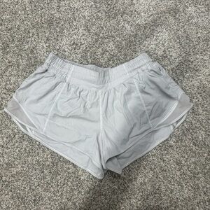 lululemon hotty hot shorts: white